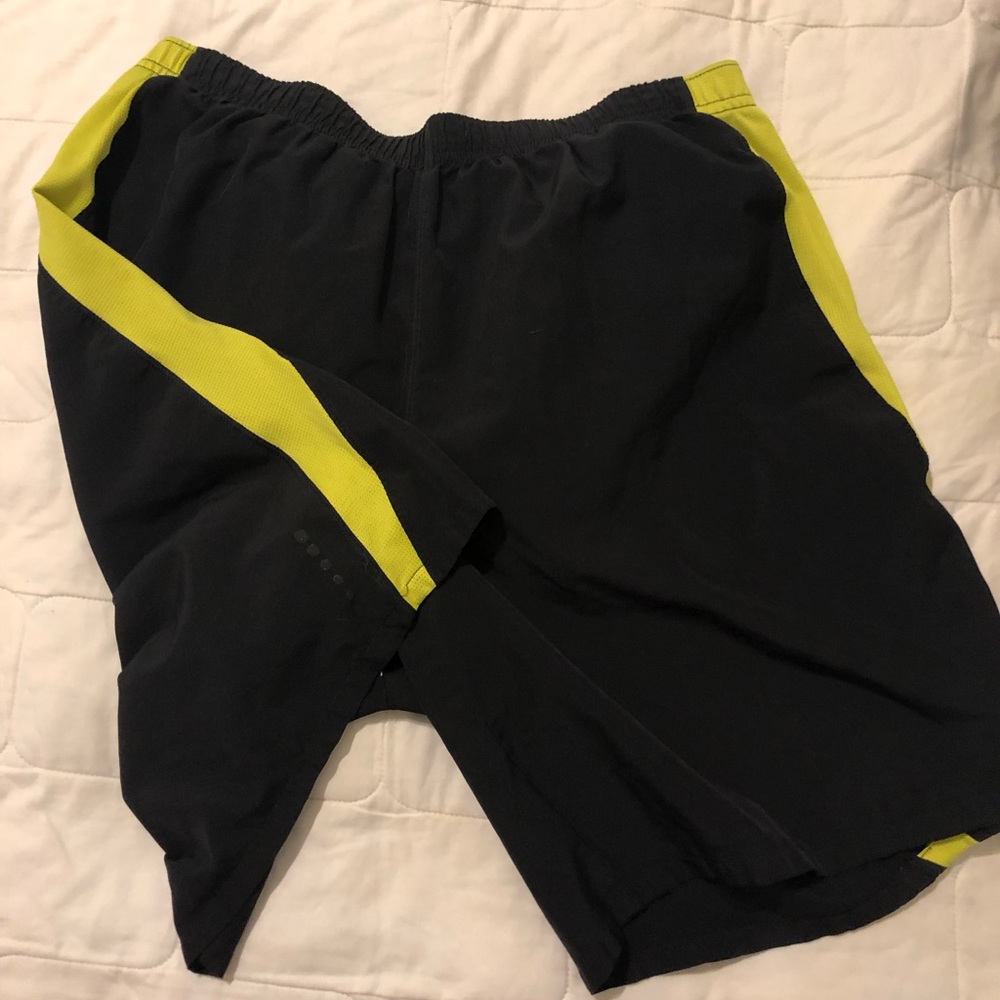 The north face bathing suit hiking shorts size large mens yellow black